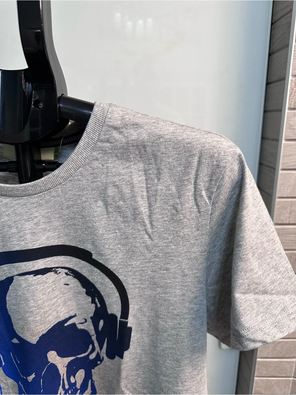 Adidas Vintage NEO Men’s Blue Skull Gray Short Sleeve Tee with Blue Graphic